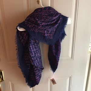 Very Bradley scarf